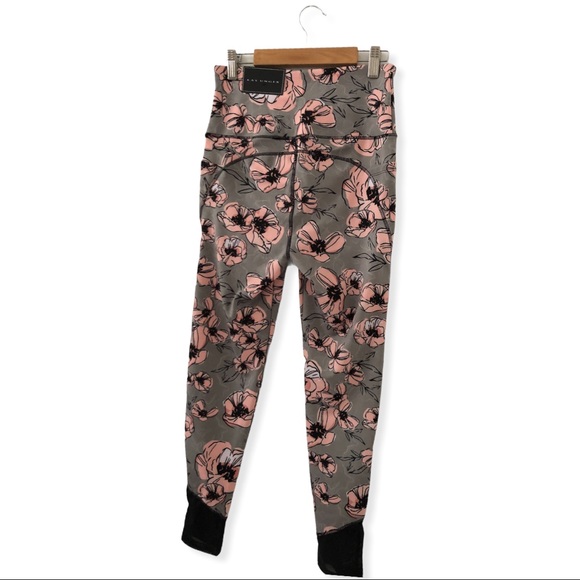 KAY UNGER Pink & Gray Floral Athletic Leggings 7/8 Length, Pockets & Ankle Mesh - Picture 9 of 16